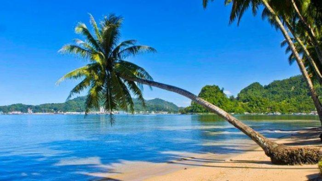 Menyibak Keindahan Pantai Nirwana: Oase Tenang di Selatan Padang